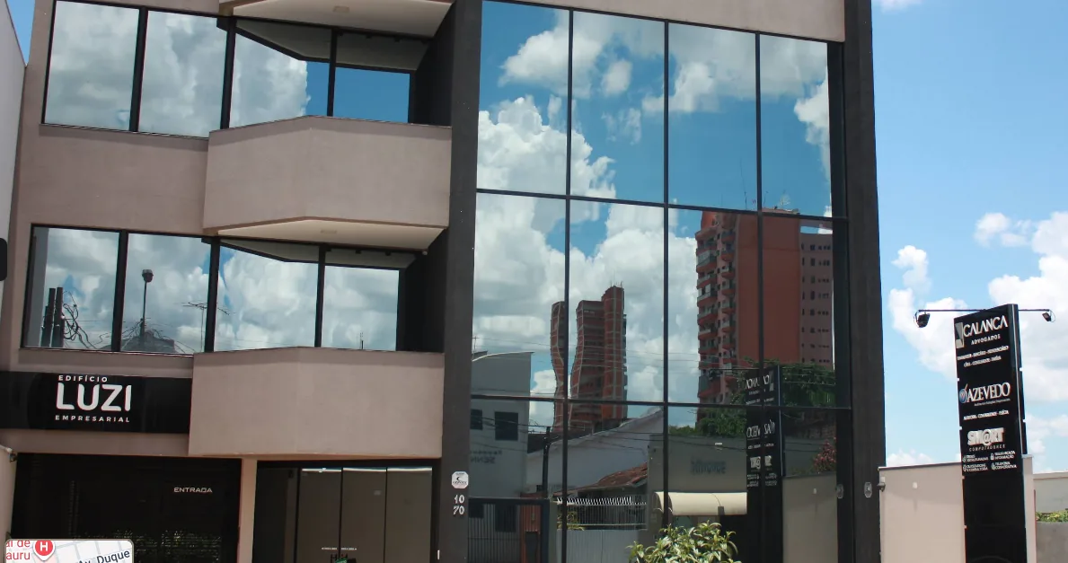 Fachada do Edifício Luzi Empresarial, sede da CALANCA Advogados em Bauru/SP